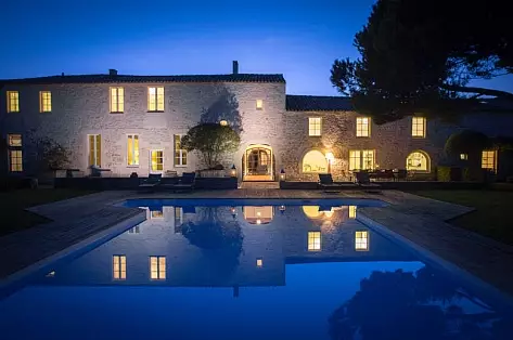 Castle with private pool to rent near La Rochelle